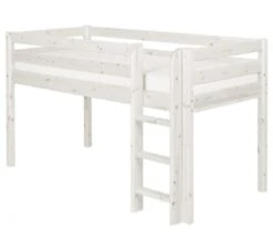 Classic Halfhoog Bed Met Rechte Ladder