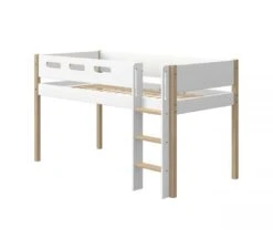 Nor Halfhoogslaper Met Rechte Trap